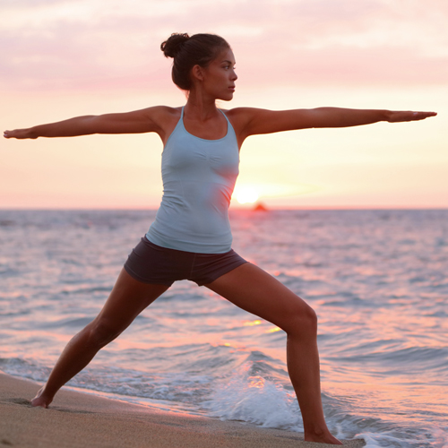 Yoga am Strand - Körper-Bewusst-Sein